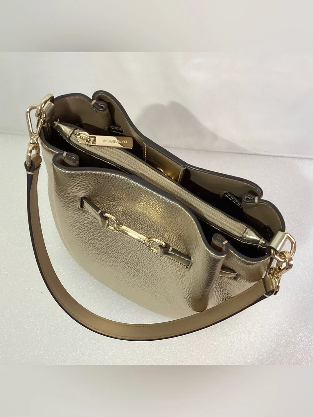 Michael Kors Carson Women Medium Convertible Bucket Bag Crossbody Color Gold